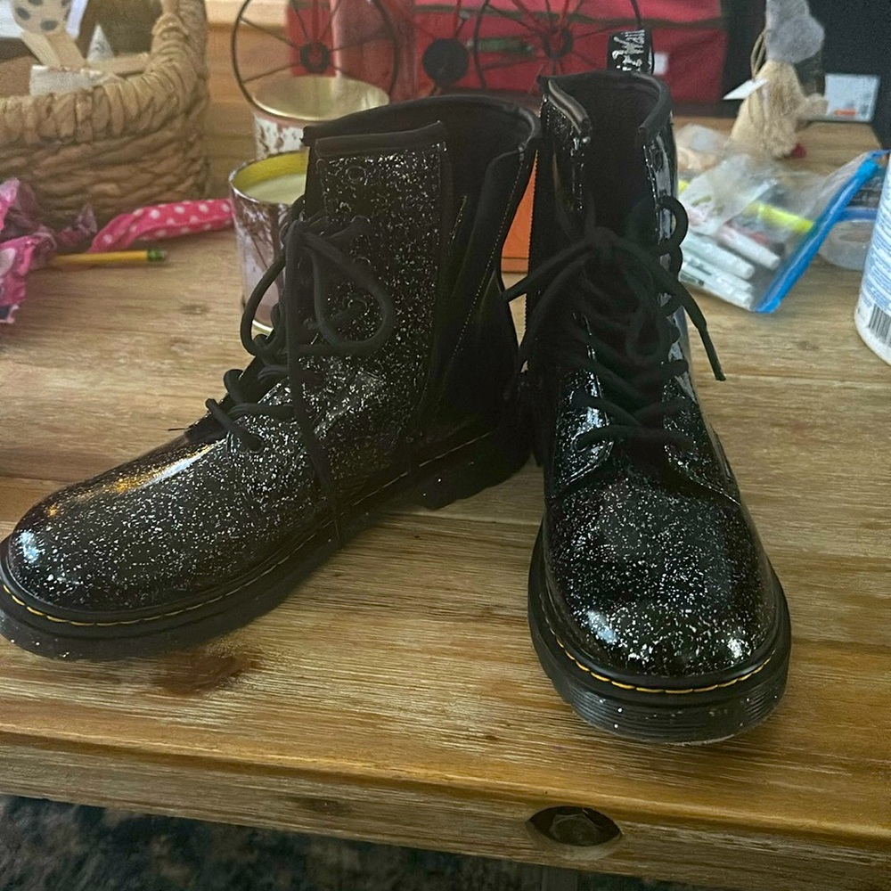 BNWT Dc Martens Girls Boots